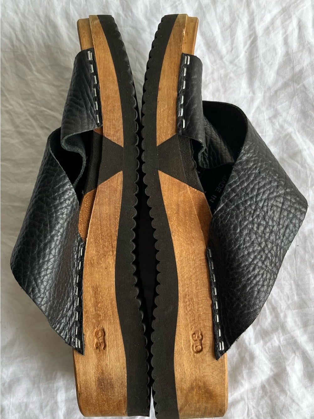 Sanita Tanja Clogs Slides Cross Cross Black Leather Sz 39 Black Wood EUC - Picture 4 of 7